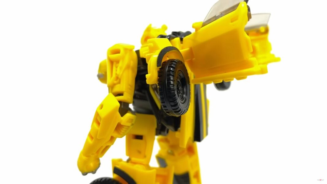 In Hand Image Of Transformers Rise Of The Beasts SS 100 Bumblebee  (33 of 44)